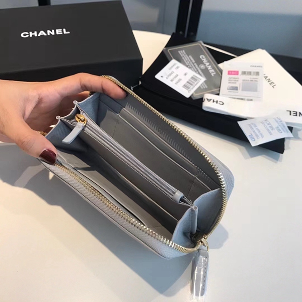シャネル財布着用イメージ